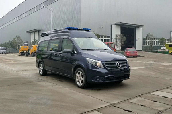 奔馳水質檢測車 奔馳水質檢測車