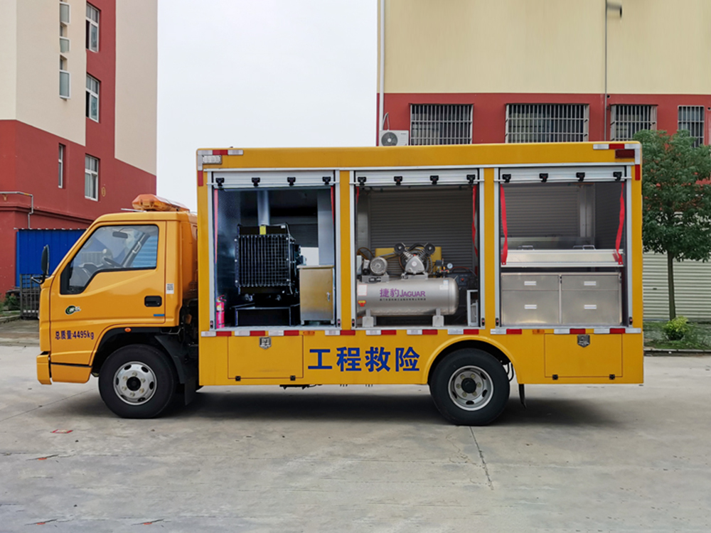 江鈴工程救險(xiǎn)車【1000-2000m3/h】 江鈴工程救險(xiǎn)車【1000-2000m3/h】