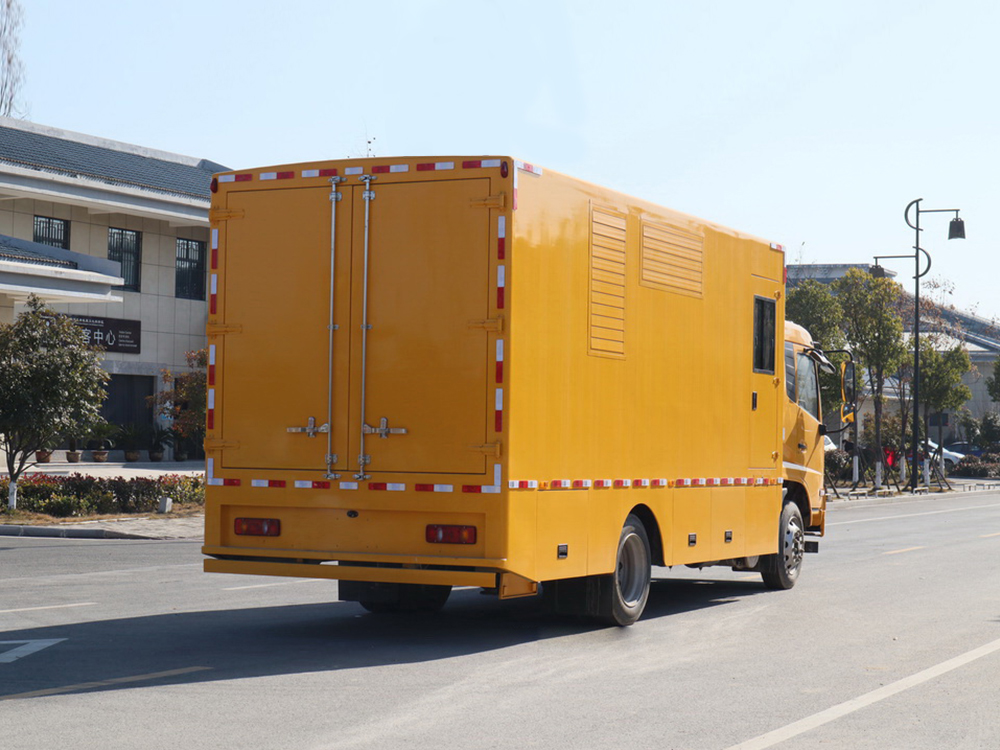 東風(fēng)天錦移動電源車帶休息室 東風(fēng)天錦移動電源車帶休息室