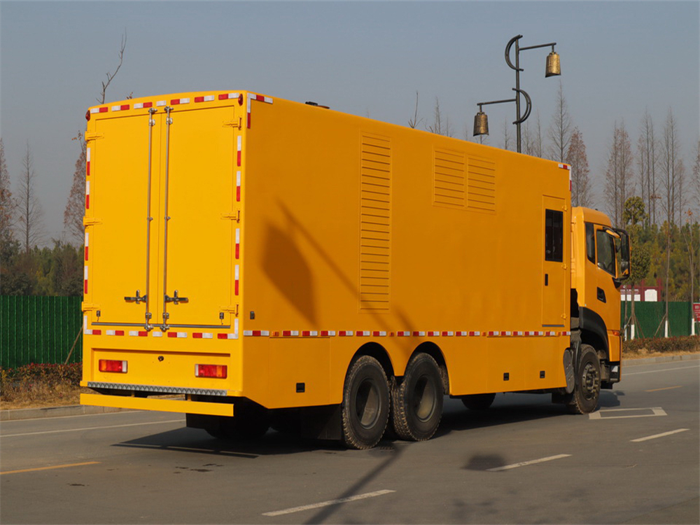 東風天龍后雙橋電源車