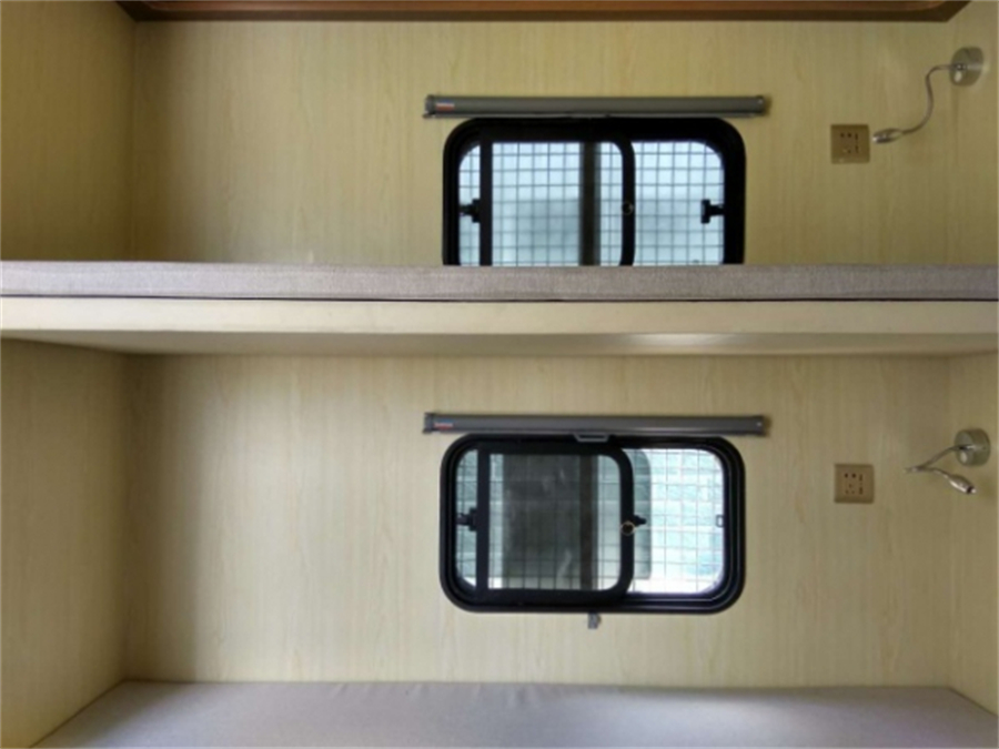 東風四驅12人宿營車 東風四驅12人宿營車