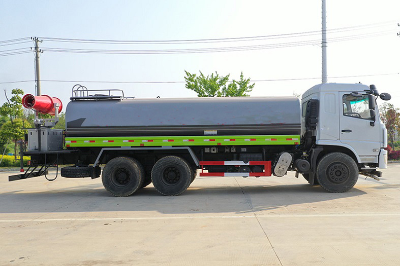 東風D3L后八輪20噸噴霧車 東風D3L后八輪20噸噴霧車
