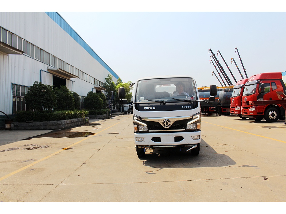 東風小多利卡抑塵灑水車國六5立方/30-40米霧炮 東風小多利卡抑塵灑水車國六5立方/30-40米霧炮