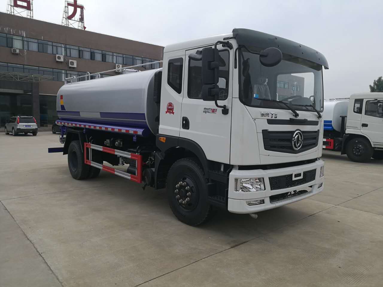 東風T5 15噸灑水車 東風T5 15噸灑水車