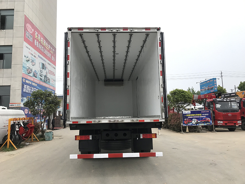 天錦KR小三軸平頂冷藏車 天錦KR小三軸平頂冷藏車