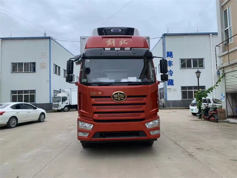 國六 精英版J6L解放6.8米高頂雙臥冷藏車 國六 精英版J6L解放6.8米高頂雙臥冷藏車