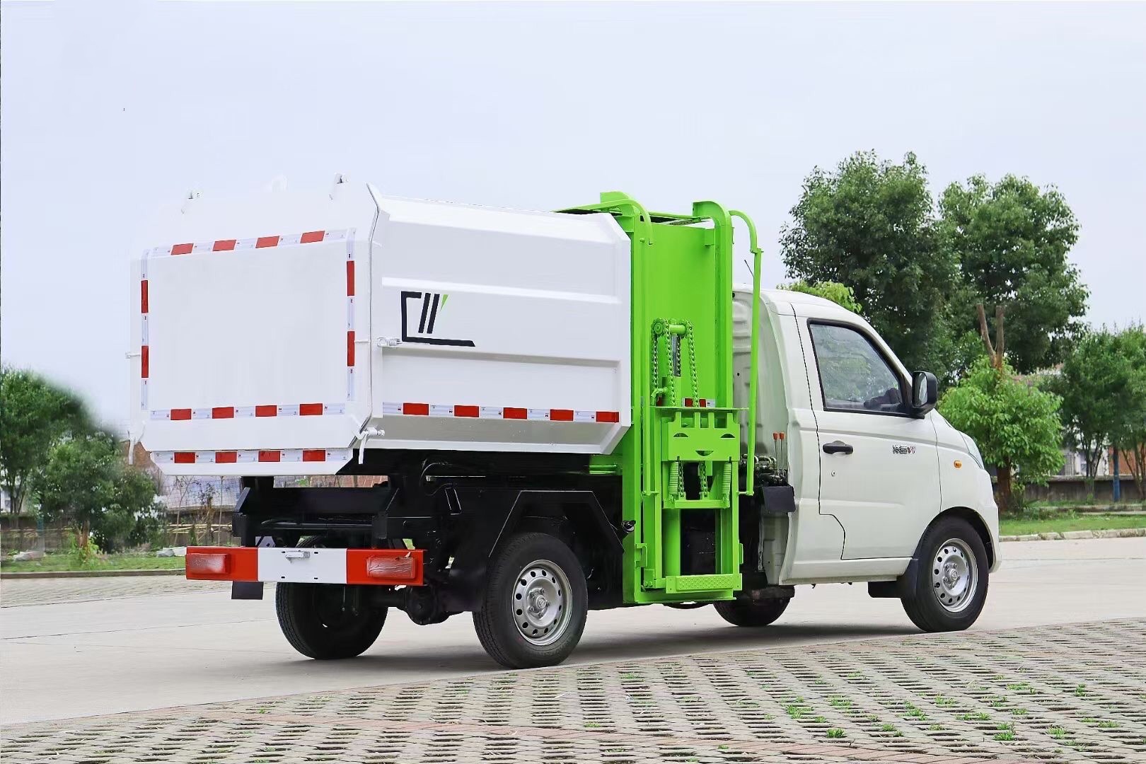 國六福田祥菱4方藍(lán)牌掛桶垃圾車 國六福田祥菱4方藍(lán)牌掛桶垃圾車