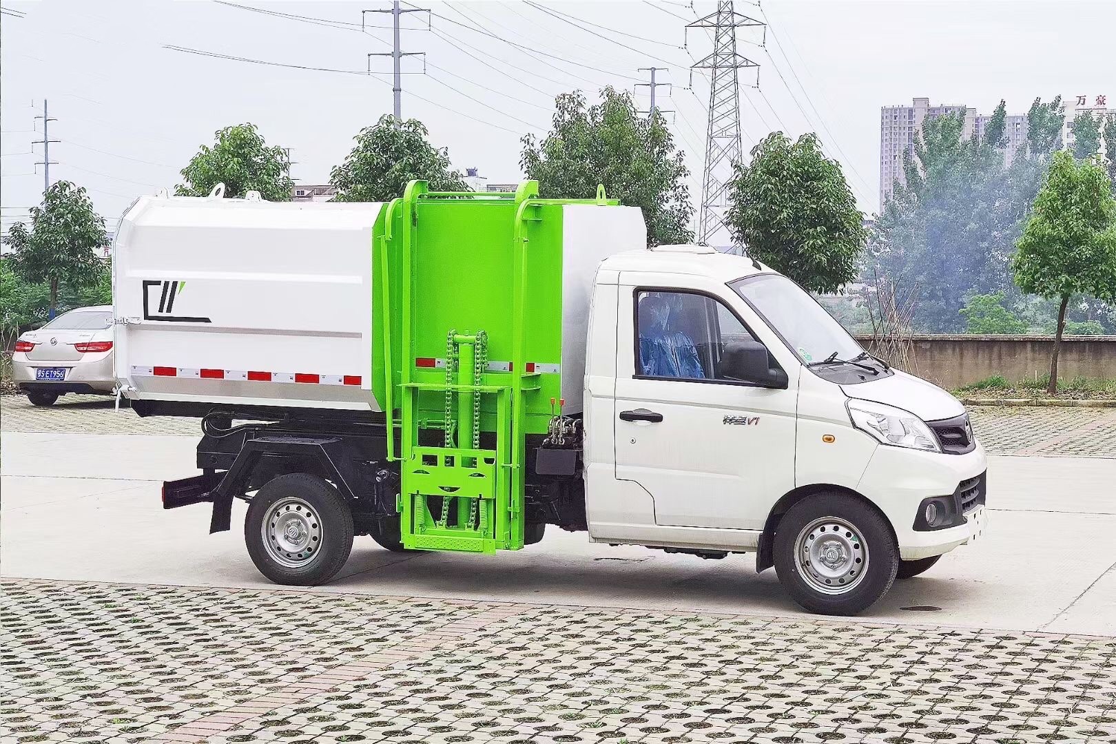 國六福田祥菱4方藍(lán)牌掛桶垃圾車 國六福田祥菱4方藍(lán)牌掛桶垃圾車