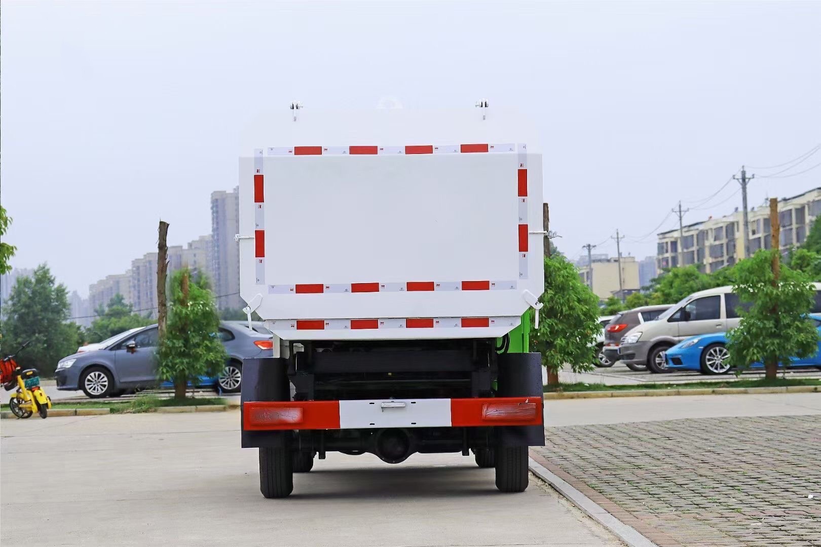 國六福田祥菱4方藍(lán)牌掛桶垃圾車 國六福田祥菱4方藍(lán)牌掛桶垃圾車