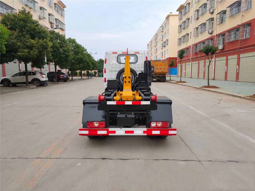 國六3方 藍牌躍進 勾臂垃圾車 國六3方 藍牌躍進 勾臂垃圾車