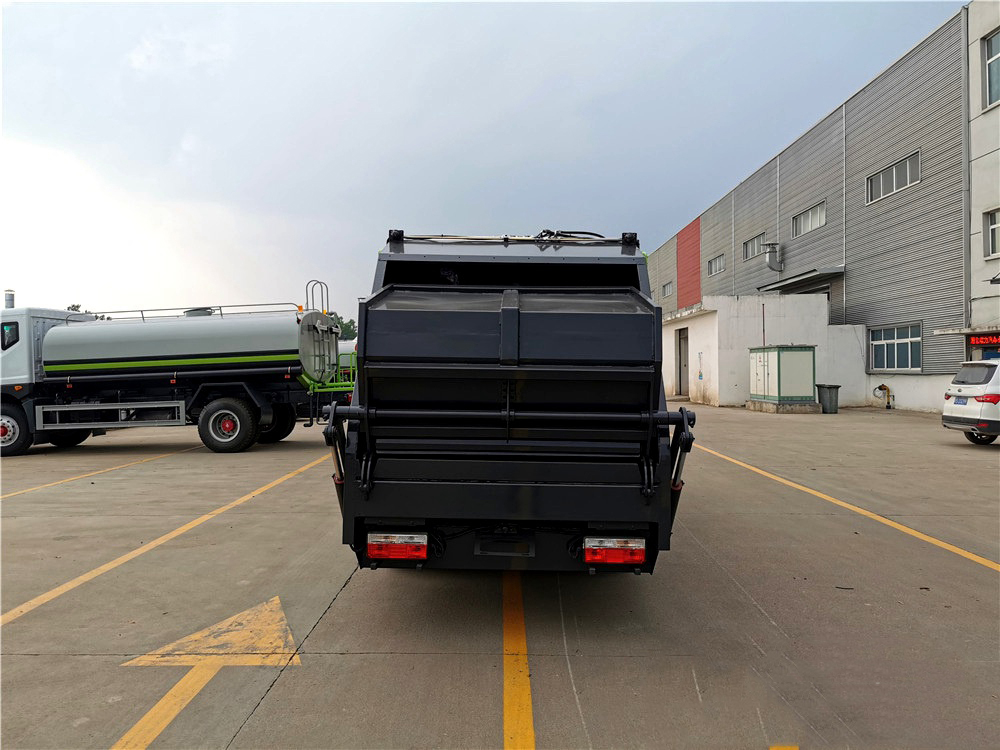 國六6立方東風(fēng)D6 壓縮垃圾車 國六6立方東風(fēng)D6 壓縮垃圾車