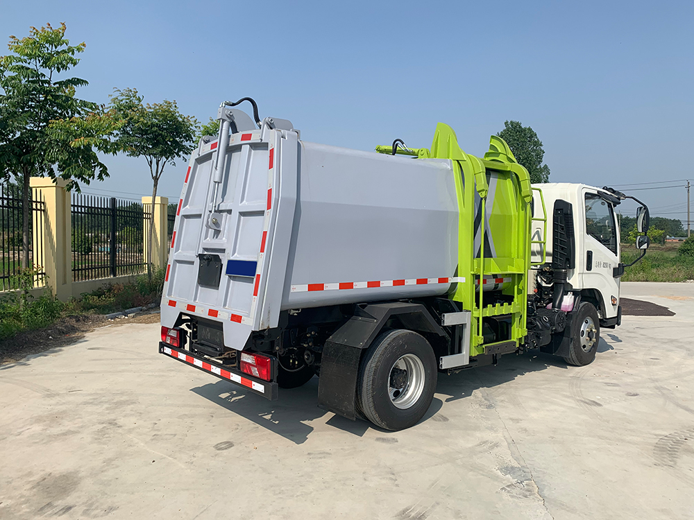 江鈴6方掛桶垃圾車 江鈴6方掛桶垃圾車