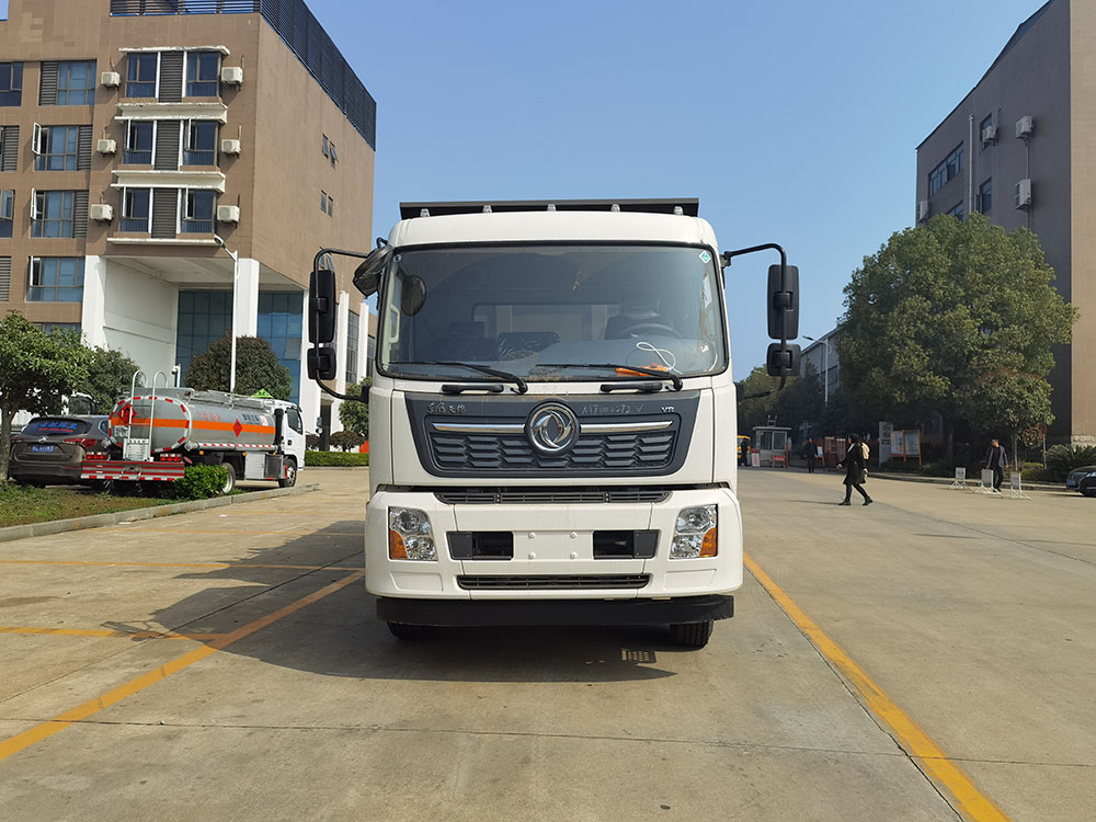 東風天錦掛桶垃圾車