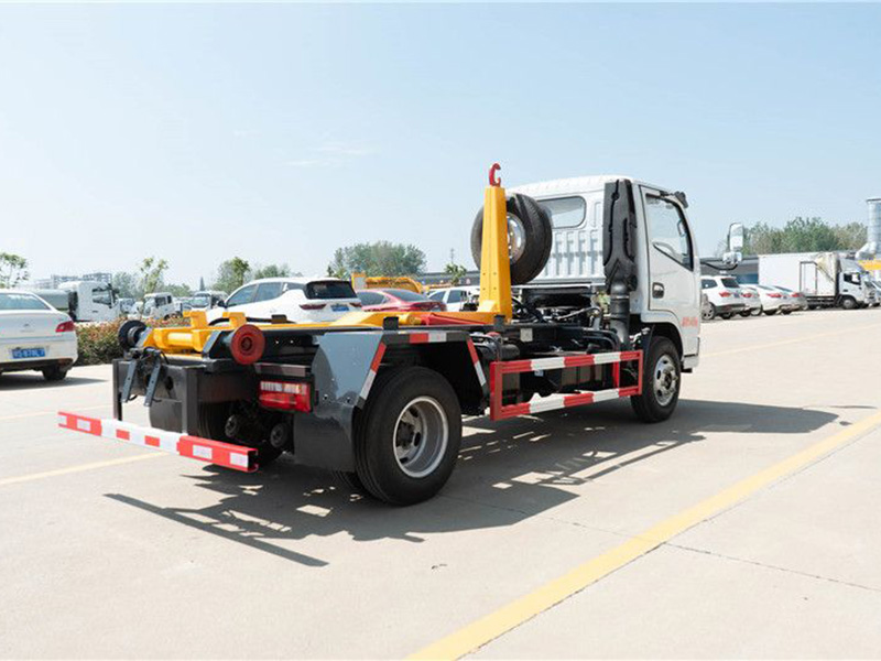 藍牌東風多利卡5方勾臂垃圾車 藍牌東風多利卡5方勾臂垃圾車