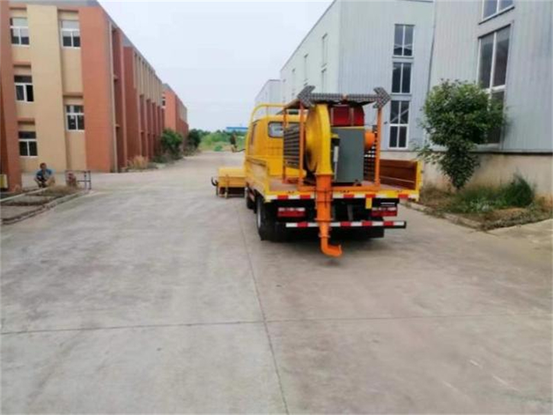 車載式50馬力吹雪機 車載式50馬力吹雪機