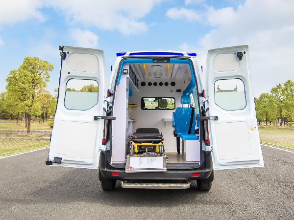 江鈴全順V362 救護車