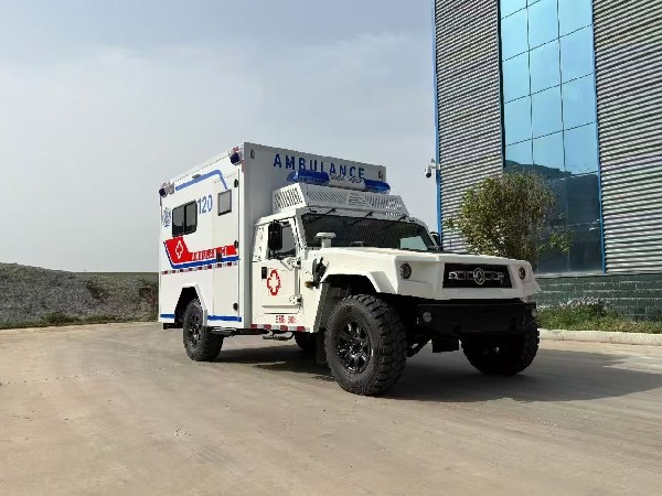 猛士 4X4 救護車