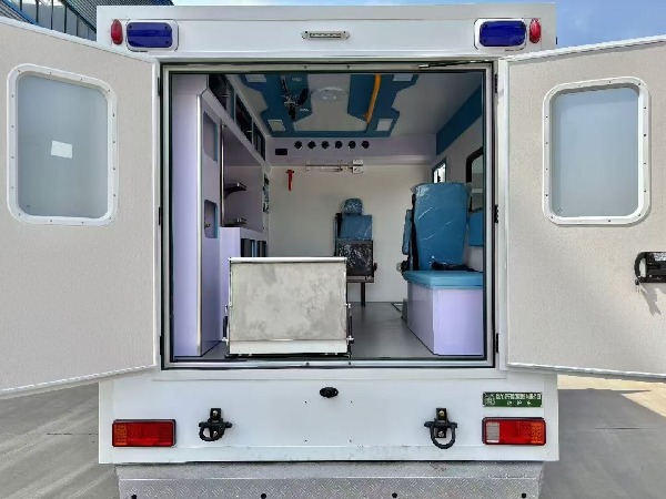 猛士 4X4 救護車 猛士 4X4 救護車